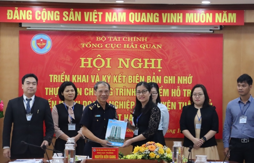 Bài 1: Hải quan nỗ lực giúp doanh nghiệp nâng mức độ tuân thủ pháp luật