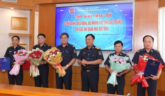 Chi cục Hải quan khu vực XVIII công bố quyết định bổ nhiệm lãnh đạo