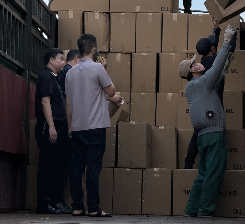 Vụ vận chuyển trái phép 235 kg bạc ở biên giới Lào Cai được triệt phá thế nào?