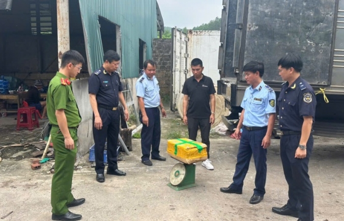 Hải quan khu vực VIII tham mưu hiệu quả đấu tranh chống buôn lậu