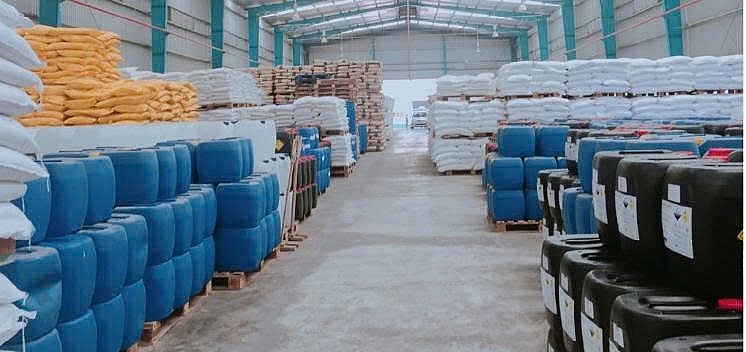 Hóa chất vươn lên dẫn đầu xuất khẩu sang Lào