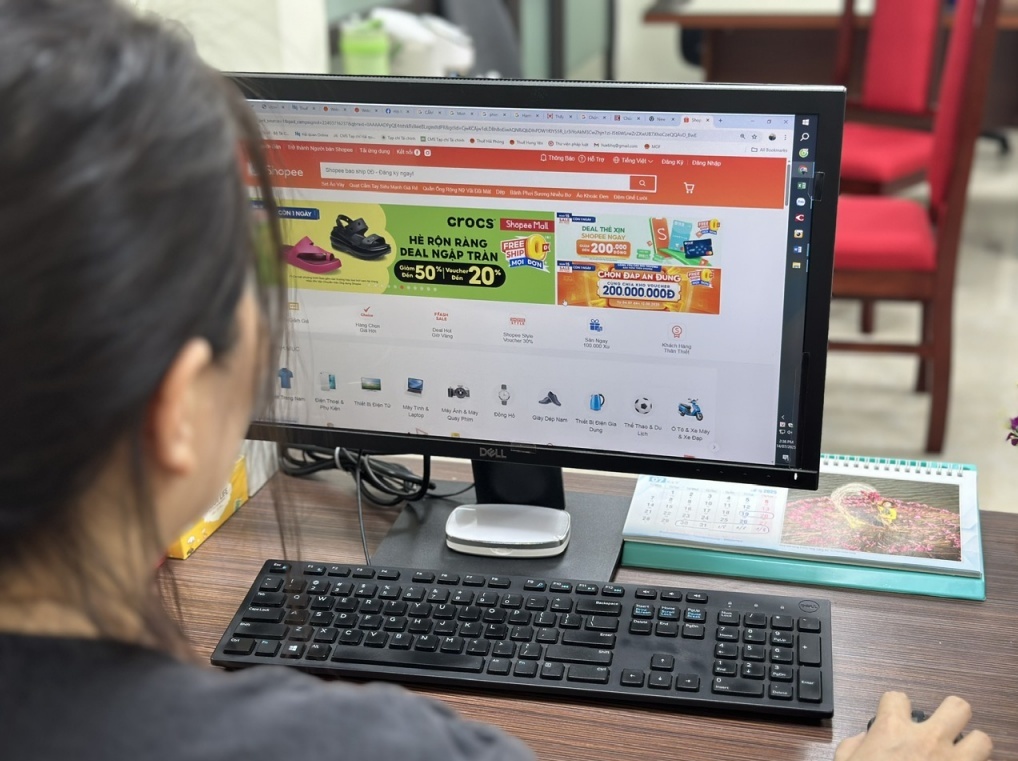 Bán hàng online vẫn phải tự xuất hóa đơn đúng thời điểm và đúng giá trị giao dịch