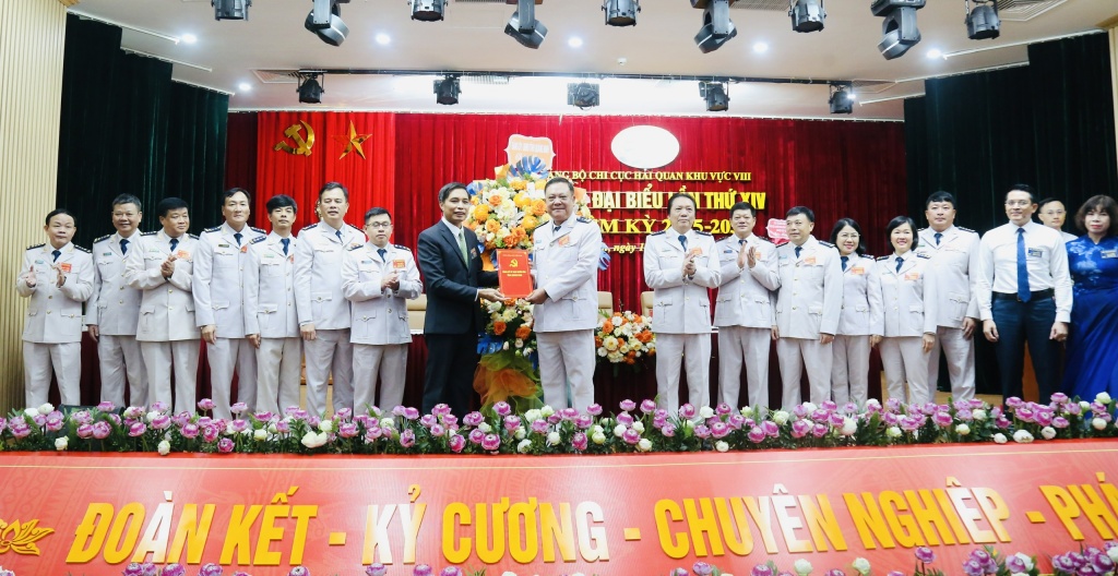 Nhiều điểm sáng ở Đảng bộ Chi cục Hải quan khu vực VIII