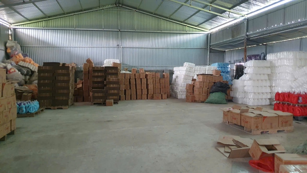 Một doanh nghiệp bị xử phạt gần 200 triệu đồng vì sản xuất hàng giả