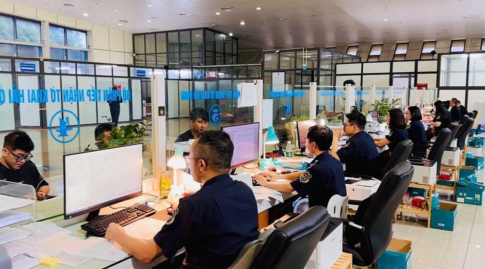 Khu vực tiếp nhận và giải quyết thủ tục hải quan tại Hải quan cửa khẩu quốc tế Hữu Nghị. Ảnh: HN