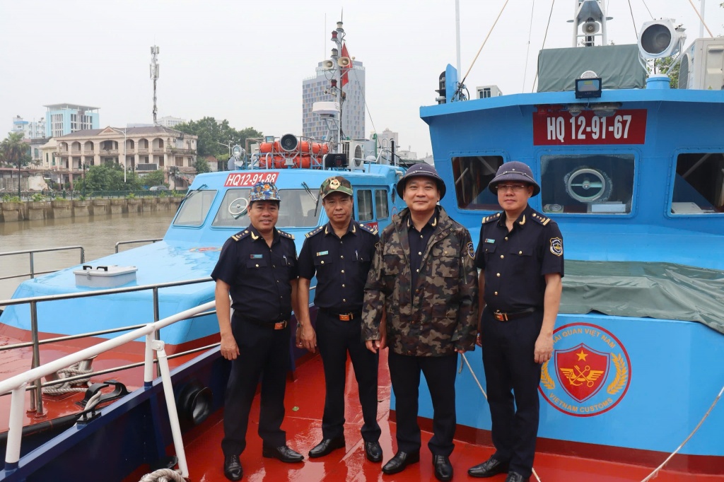 Hải quan, doanh nghiệp ở Hải Phòng chủ động ứng phó bão số 3