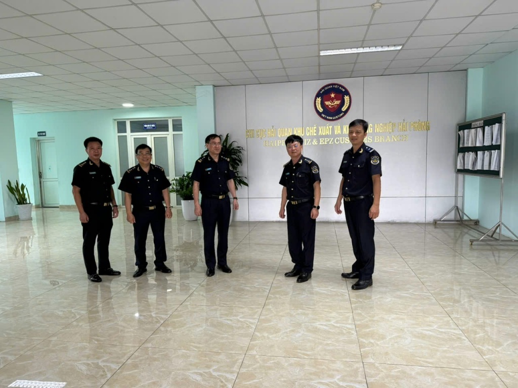 Hải quan, doanh nghiệp ở Hải Phòng chủ động ứng phó bão số 3