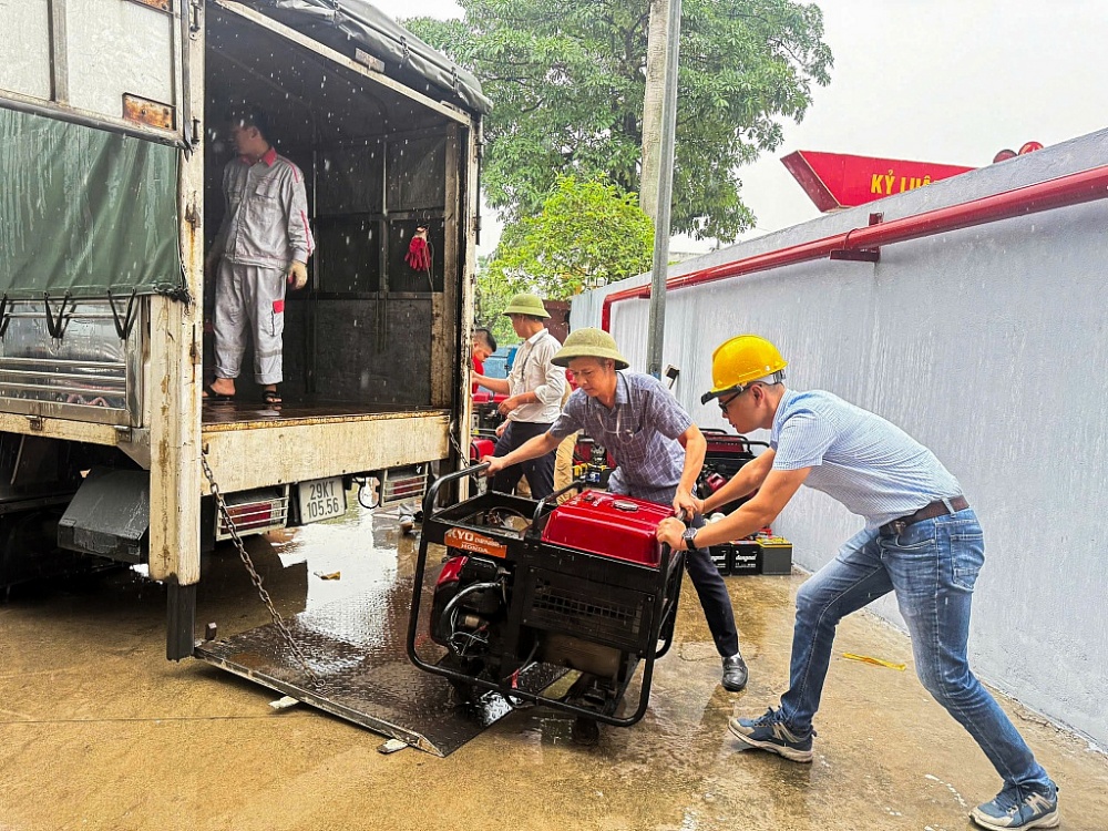 Viettel chủ động ứng trực, bảo đảm thông tin thông suốt khi bão đổ bộ