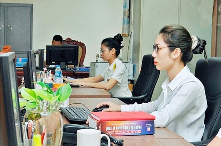 Áp dụng giá tính lệ phí trước bạ một số loại ô tô, xe máy mới
