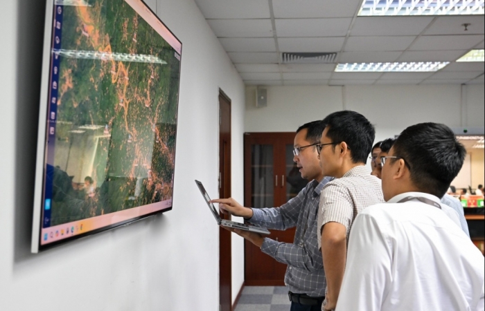 Viettel giữ vững mạch sóng, đồng hành người dân vùng lũ