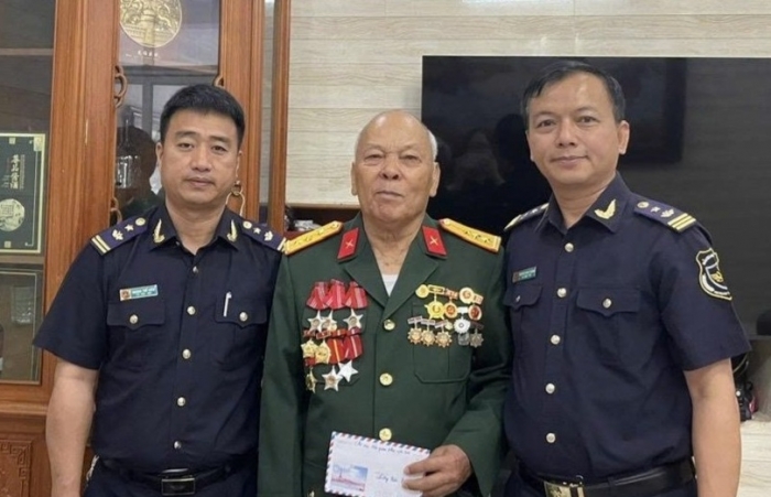 Hải quan khu vực XVI tri ân các gia đình chính sách