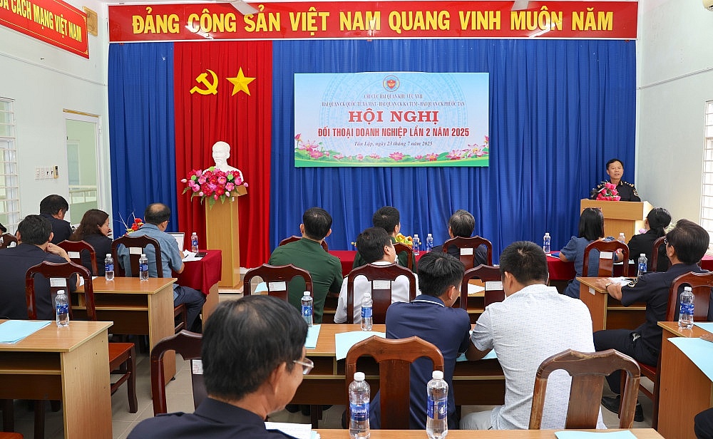 Hải quan cửa khẩu quốc tế Xa Mát tổ chức hội nghị đối thoại với doanh nghiệp lần 2 năm 2025.