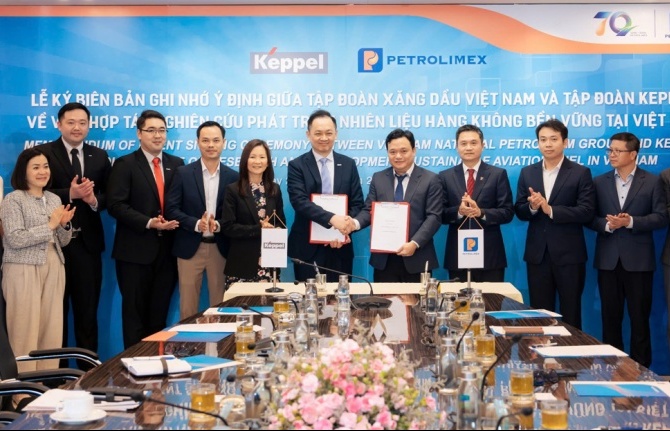 Petrolimex và Keppel bắt tay phát triển nhiên liệu hàng không bền vững tại Việt Nam