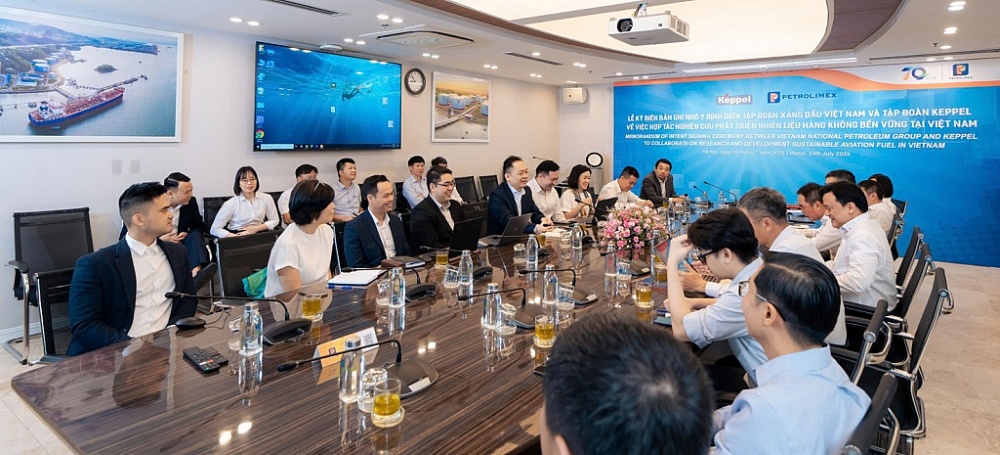 Petrolimex và Keppel bắt tay phát triển nhiên liệu hàng không bền vững tại Việt Nam