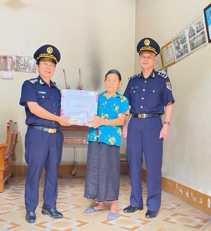 Hải quan khu vực VII tổ chức các hoạt động tri ân nhân dịp 27/7