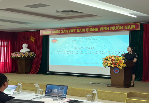 Hải quan khu vực V đào tạo ứng dụng AI hỗ trợ công việc hải quan