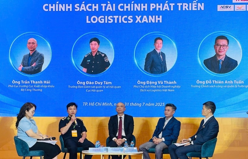 Vai trò của ngành Hải quan trong phát triển logistics xanh