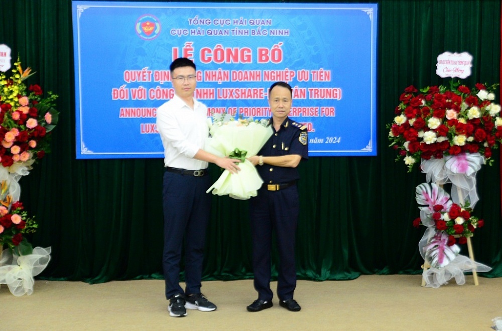 Hồ sơ đề nghị công nhận doanh nghiệp ưu tiên gồm những gì?