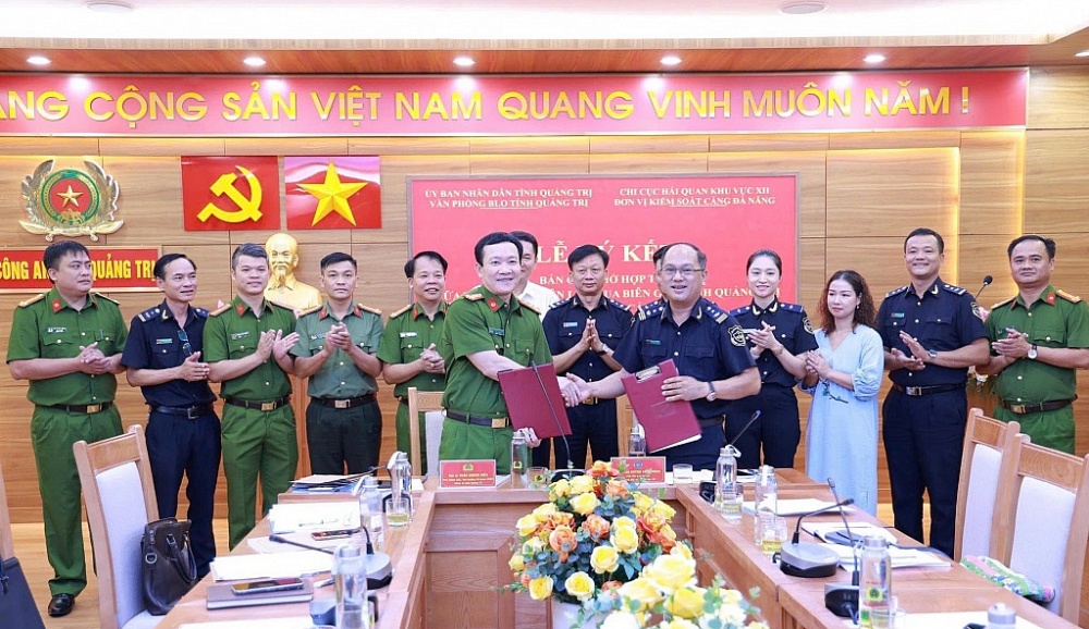Hải quan khu vực XII ký kết biên bản phối hợp phòng chống tội phạm