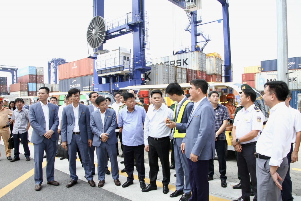 Hateco đề xuất mở rộng tuyến luồng Lạch Huyện