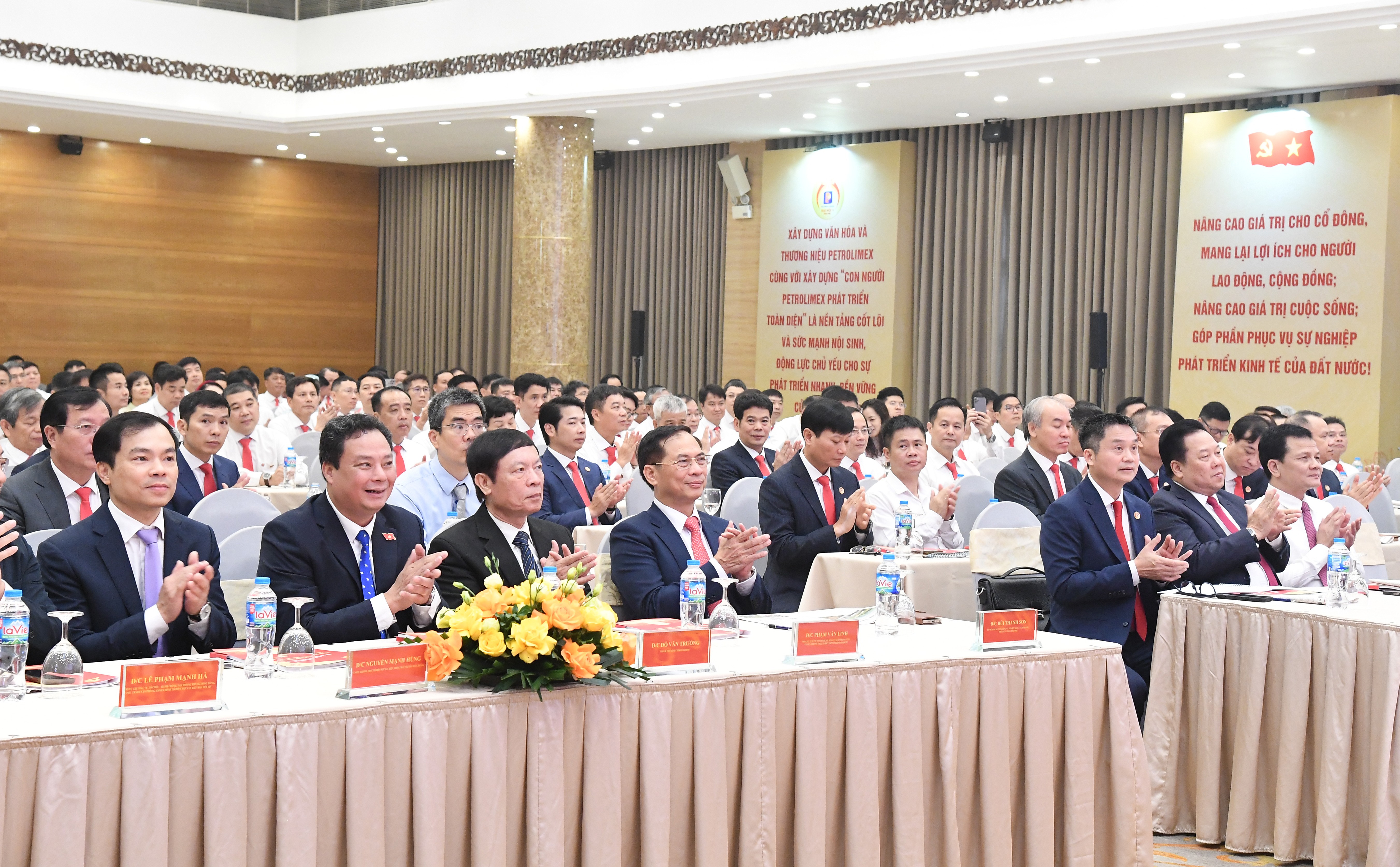 C&amp;aacute;c đại biểu dự Đại hội.