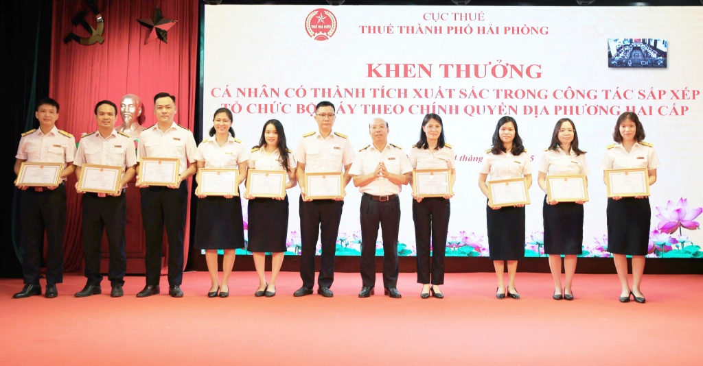 Thuế thành phố Hải Phòng biểu dương 19 cá nhân trong sắp xếp, tổ chức bộ máy