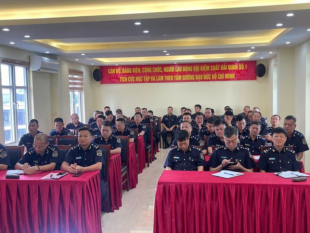 Hải quan khu vực VIII nâng cao kỹ năng nghiệp vụ cho lực lượng kiểm soát