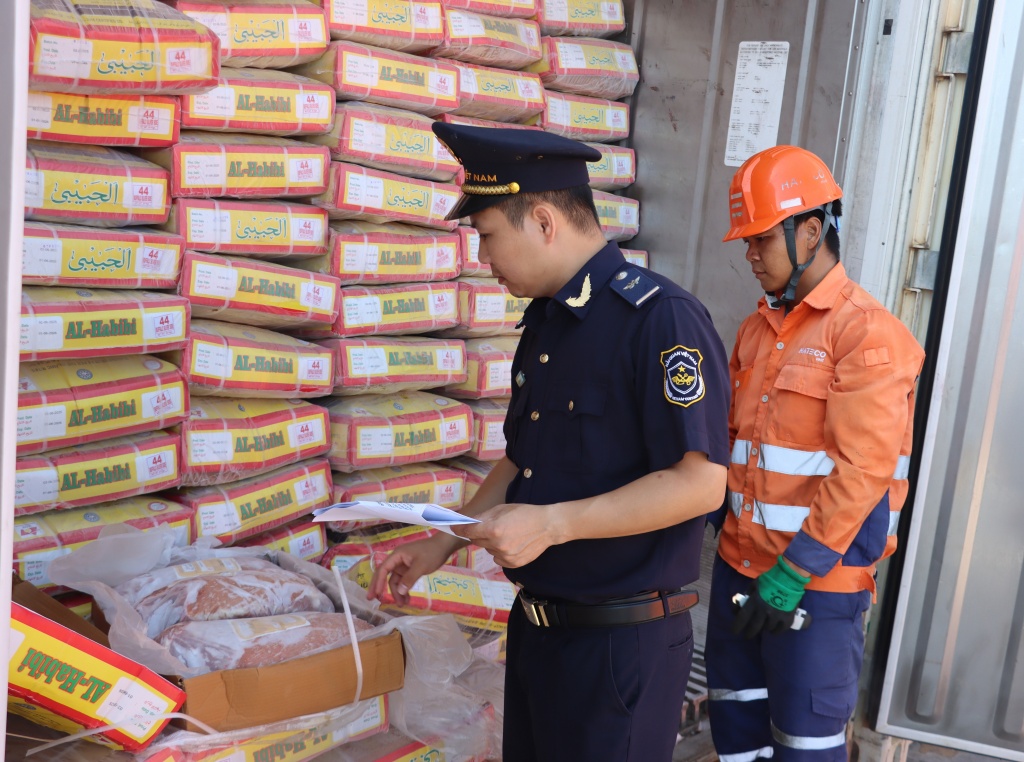 7 tháng, Hải quan thu ngân sách hơn 261.000 tỷ đồng