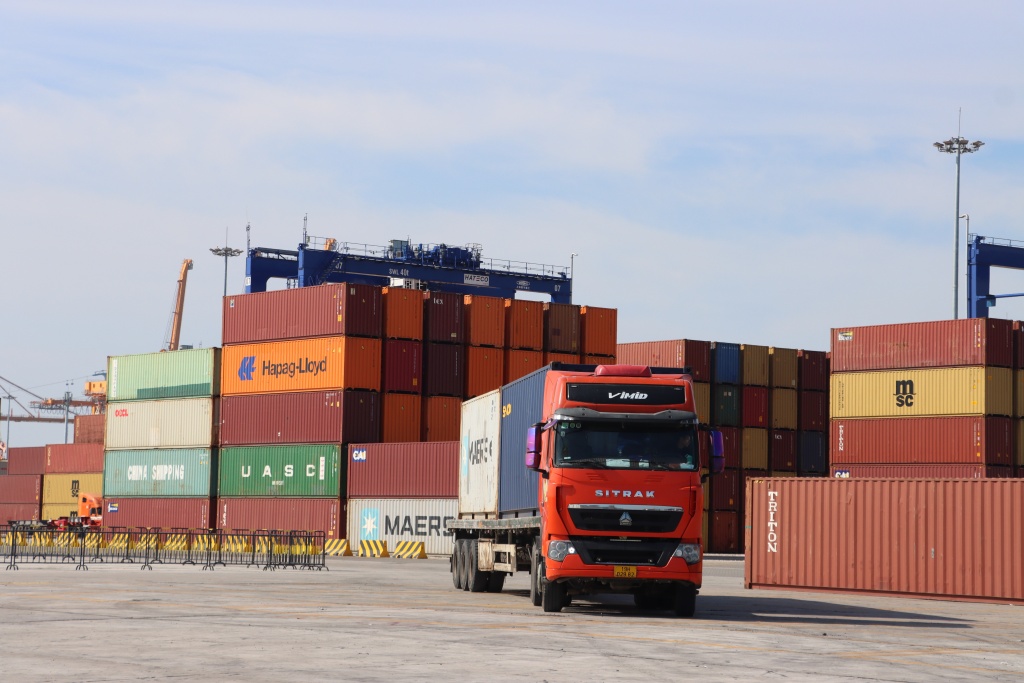 Kết quả tích cực trong thực hiện mô hình mới ở Hải quan khu vực III
