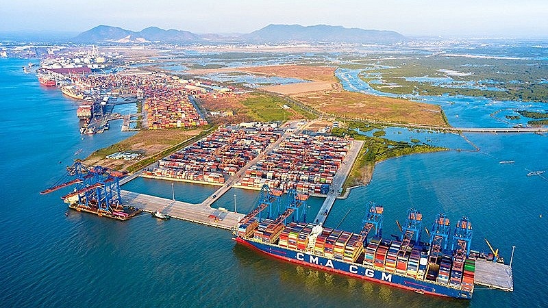 Phấn đấu tăng trưởng kinh tế năm 2025 đạt 8,3-8,5%, tạo nền tảng cho tăng trưởng giai đoạn 2026 - 2030 đạt hai con số