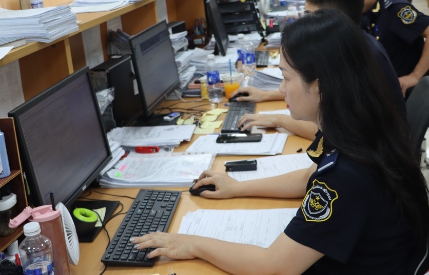 Hải quan khu vực III làm thủ tục hơn 235 nghìn tờ khai trong 1 tháng