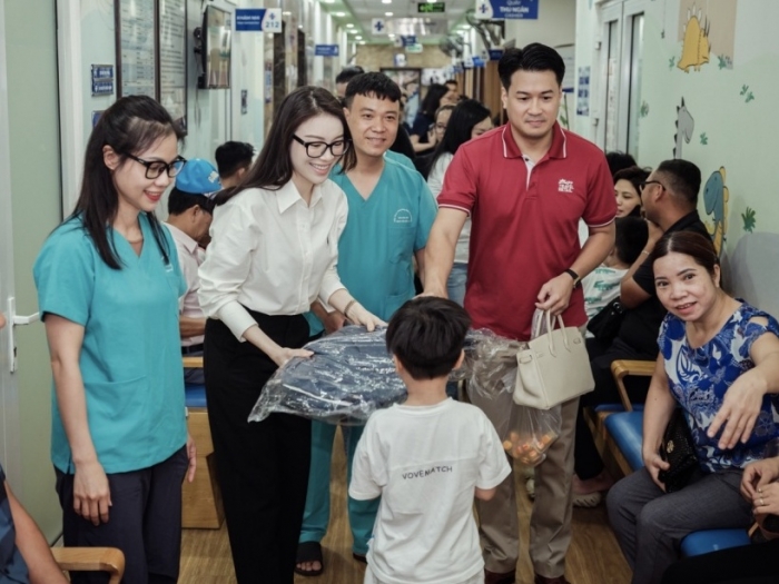 Gia đình doanh nhân Johnathan Hạnh Nguyễn tặng 1,52 tỷ đồng cho tổ chức Smile Train