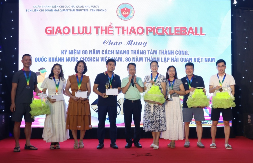 Hải quan khu vực V tổ chức giao lưu thể thao chào mừng các ngày lễ lớn