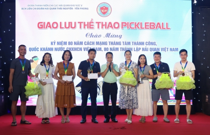 Hải quan khu vực V tổ chức giao lưu thể thao chào mừng các ngày lễ lớn