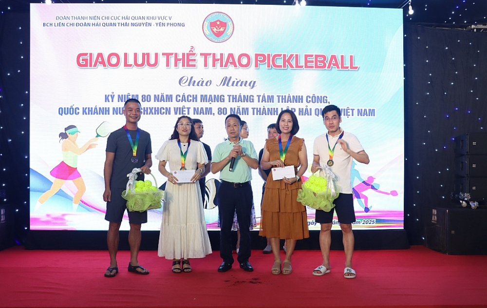 Hải quan khu vực V tổ chức giao lưu thể thao chào mừng các ngày lễ lớn