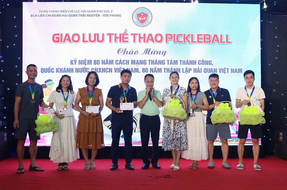 Hải quan khu vực V tổ chức giao lưu thể thao chào mừng các ngày lễ lớn