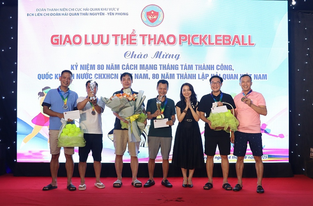 Hải quan khu vực V tổ chức giao lưu thể thao chào mừng các ngày lễ lớn