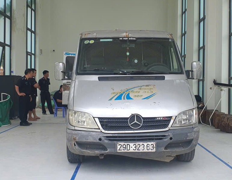 Hải quan khu vực XVI bắt vụ vận chuyển trái phép hơn 2 tấn lá thuốc lá ở Cao Bằng