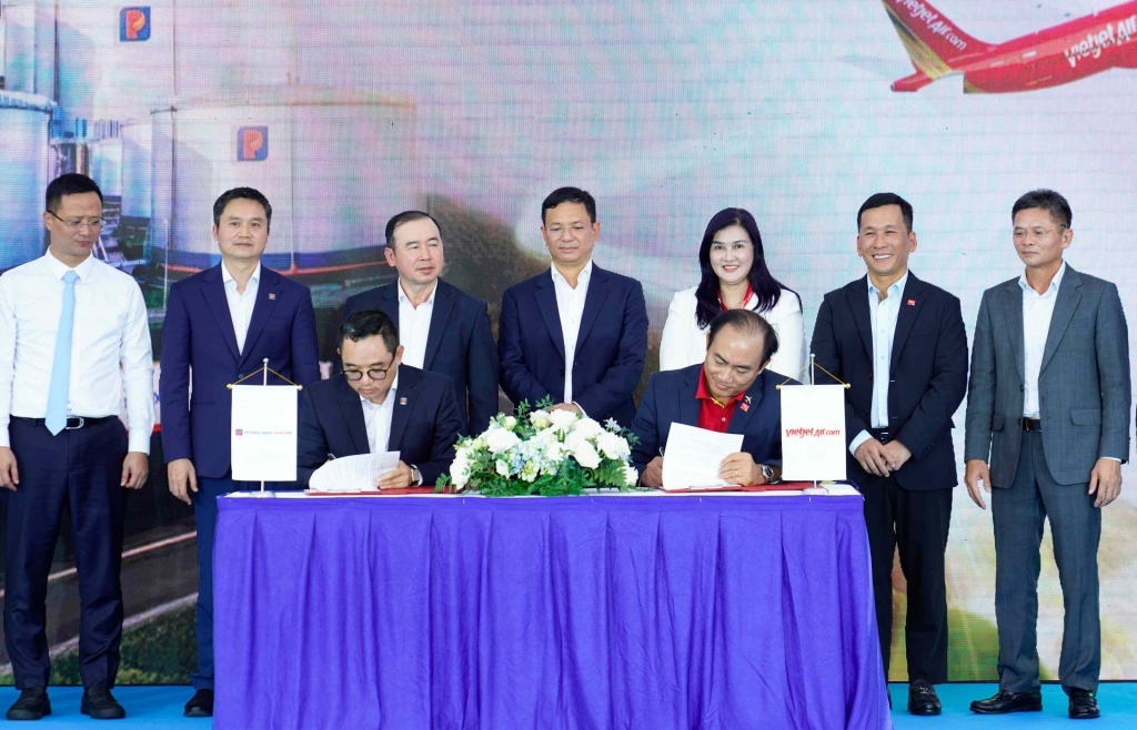 Vietjet tiên phong tiêu thụ sản phẩm SAF của Petrolimex, bước tiến quan trọng trong hành trình chuyển đổi xanh của ngành hàng không Việt Nam