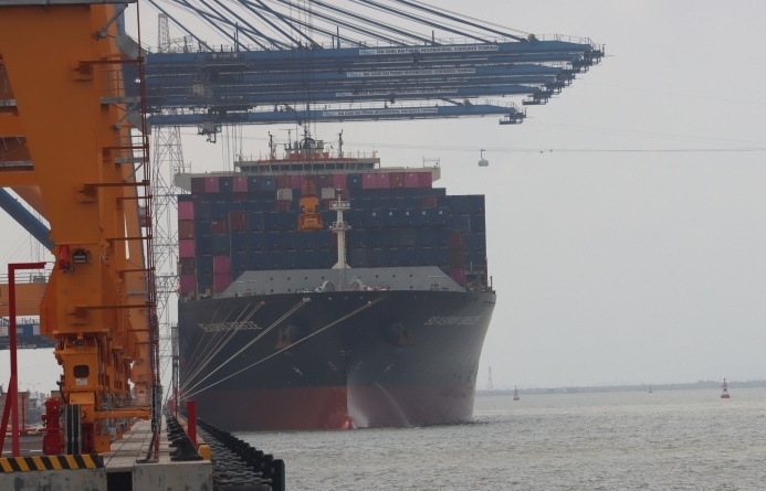 Bến 3, 4 tại khu cảng Lạch Huyện được tiếp nhận tàu lên đến 165.000 DWT