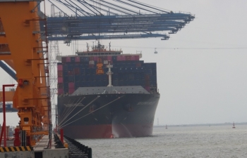 Bến 3, 4 tại khu cảng Lạch Huyện được tiếp nhận tàu lên đến 165.000 DWT