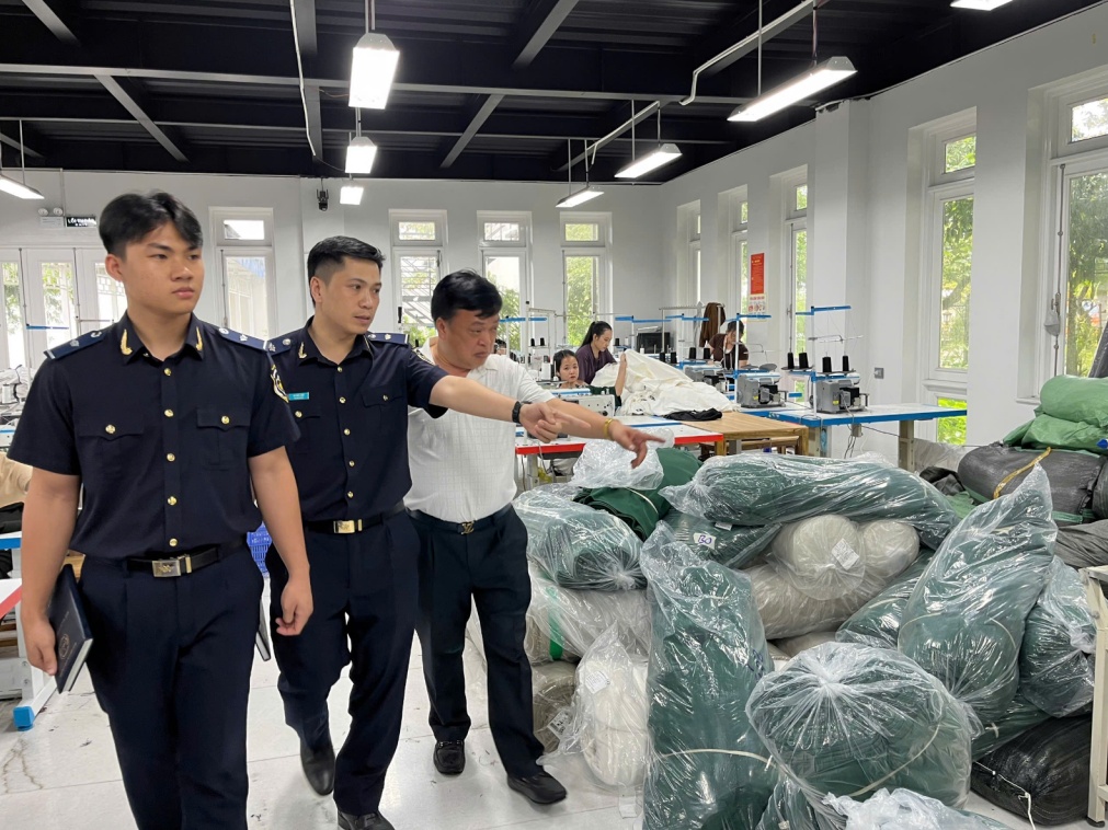 Hải quan cửa khẩu cảng Cẩm Phả thu ngân sách đạt hơn 4.731 tỷ đồng