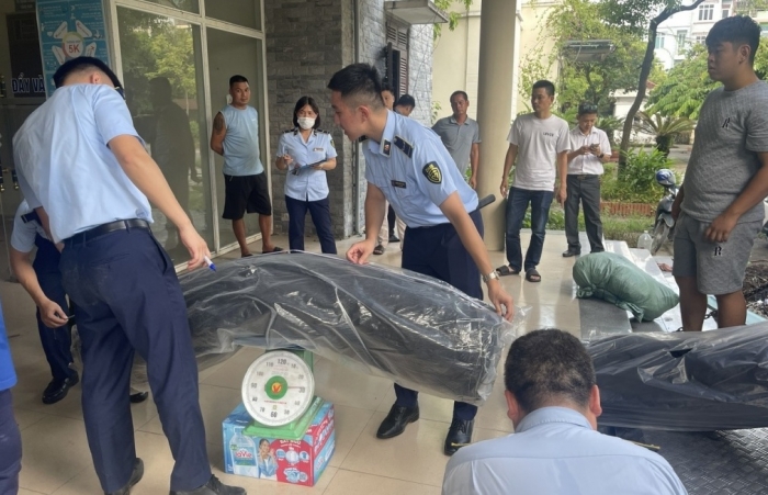 Công an điều tra vụ kinh doanh hàng giả mạo thương hiệu nổi tiếng