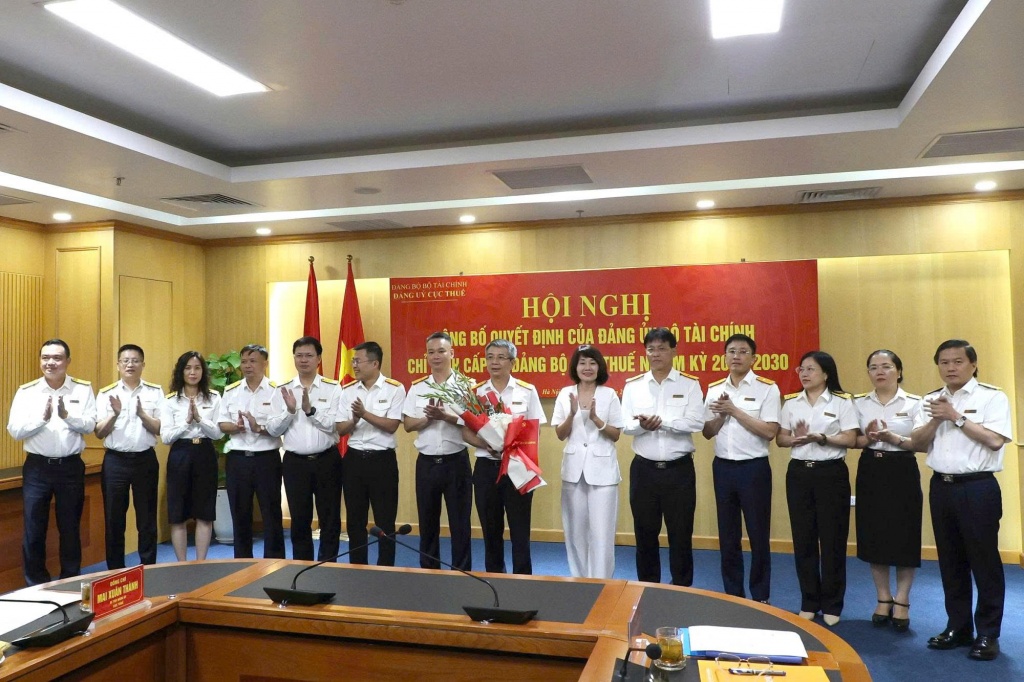 Ra mắt Ban chấp hành Đảng ủy Cục Thuế