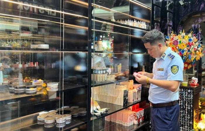 Xử phạt cơ sở hơn 350 triệu đồng vì kinh doanh mỹ phẩm giả