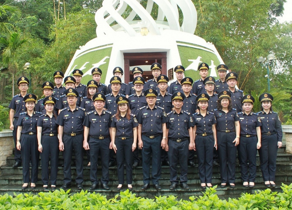 Hải quan Móng Cái tổ chức Lễ dâng hoa tưởng niệm Chủ tịch Hồ Chí Minh