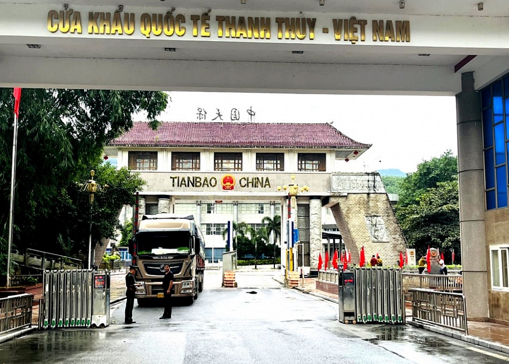 Thương mại biên giới: Tiềm năng lớn, thách thức nhiều