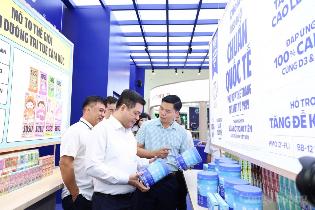 Gian hàng của Vinamilk tạo dấu ấn nổi bật tại Triển lãm Thành tựu đất nước