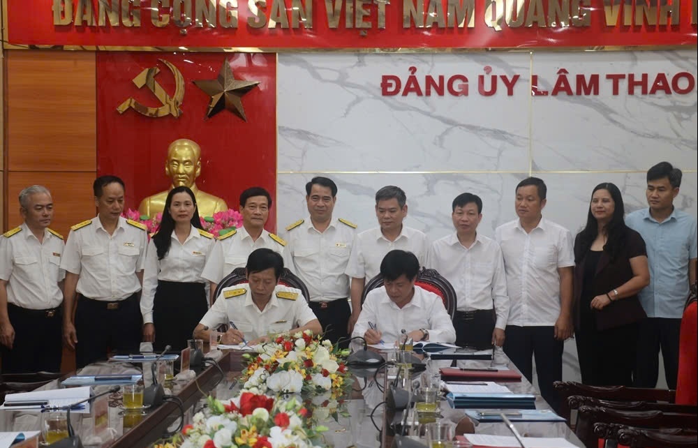 Thuế cơ sở 1 và UBND xã Lâm Thao ký quy chế phối hợp quản lý thu