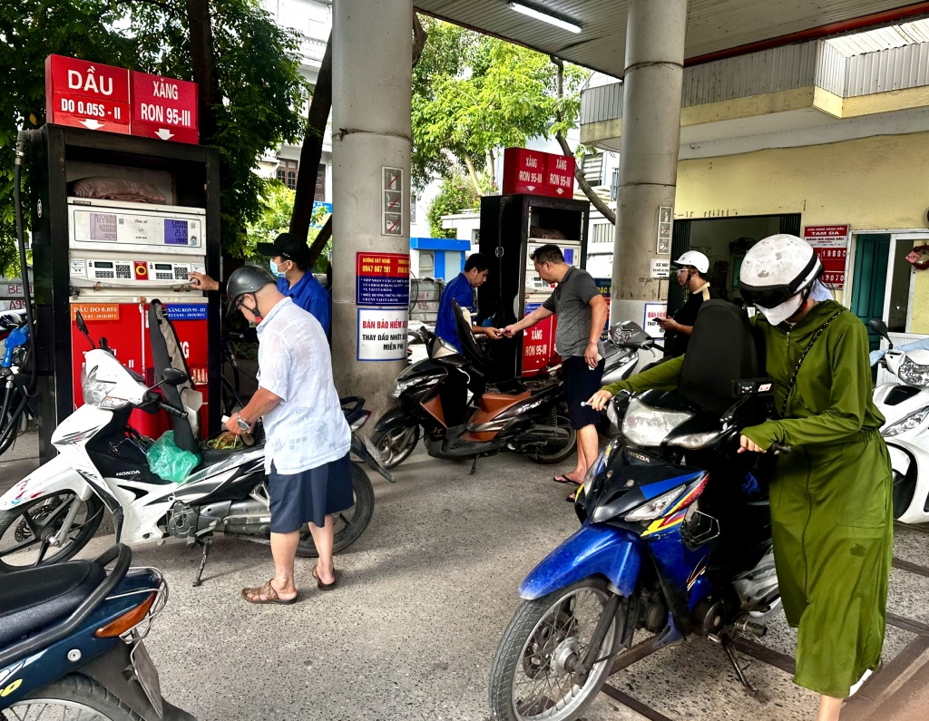 Giá xăng dầu đồng loạt tăng từ 15h chiều nay